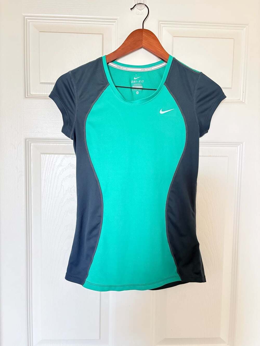Y2K Nike Dri-FIT Running Shirt Size XS Teal Green Gray Short Sleeve Athletic Top